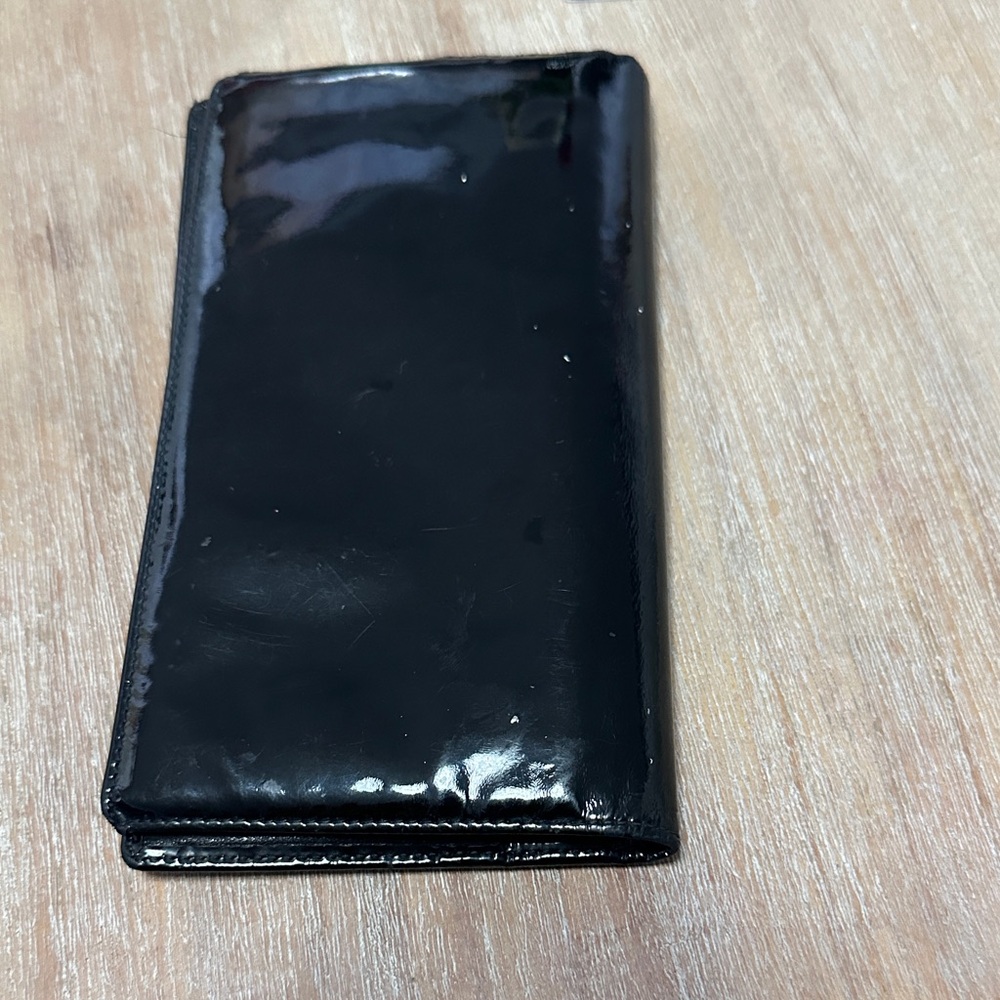 CHANEL Black Patent Leather Continental Wallet with Gold CC Emblem - Picture 10 of 11
